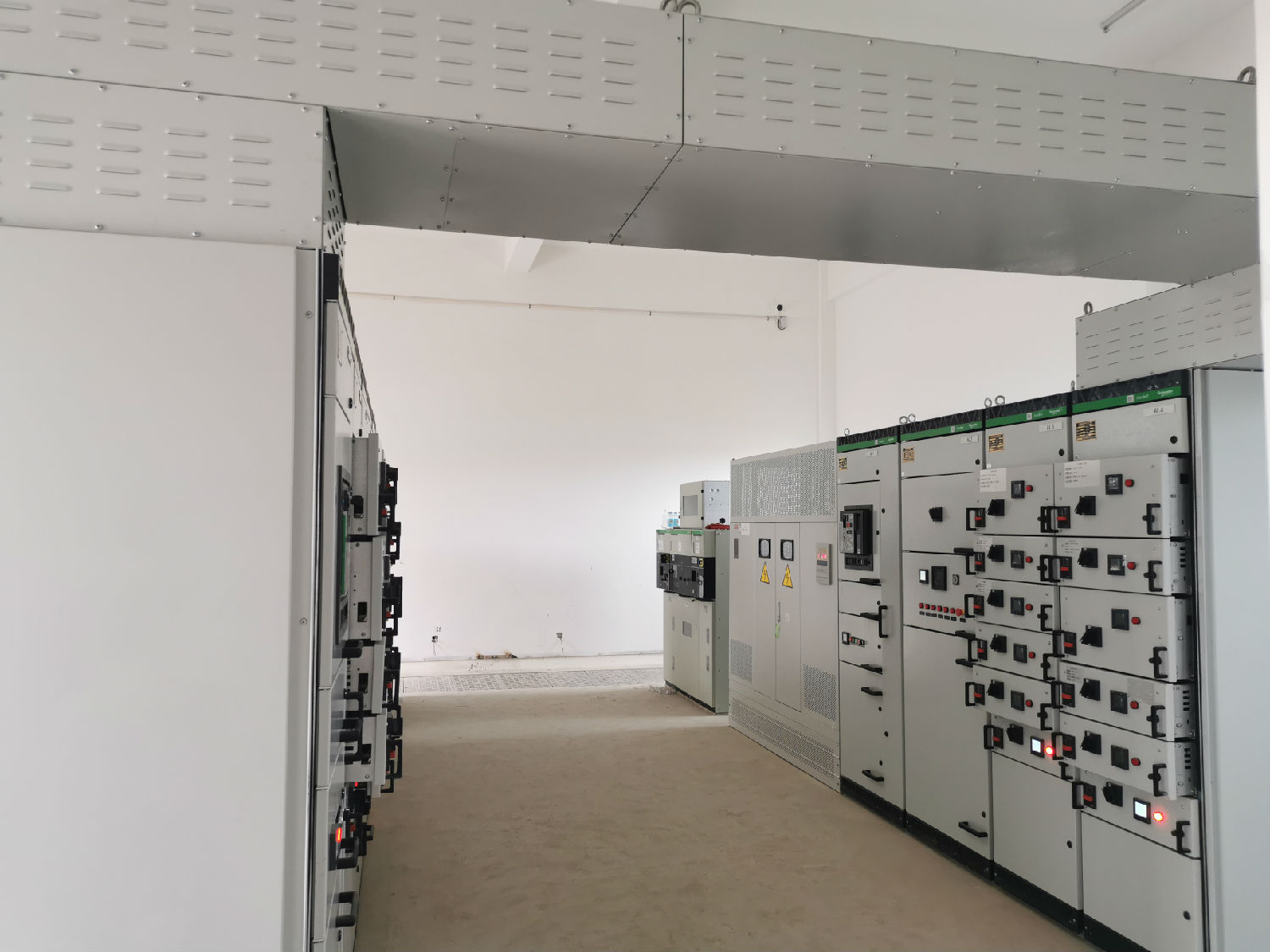 得潤電氣廬江機(jī)場項(xiàng)目配電設(shè)備 得潤電氣廬江機(jī)場項(xiàng)目配電設(shè)備