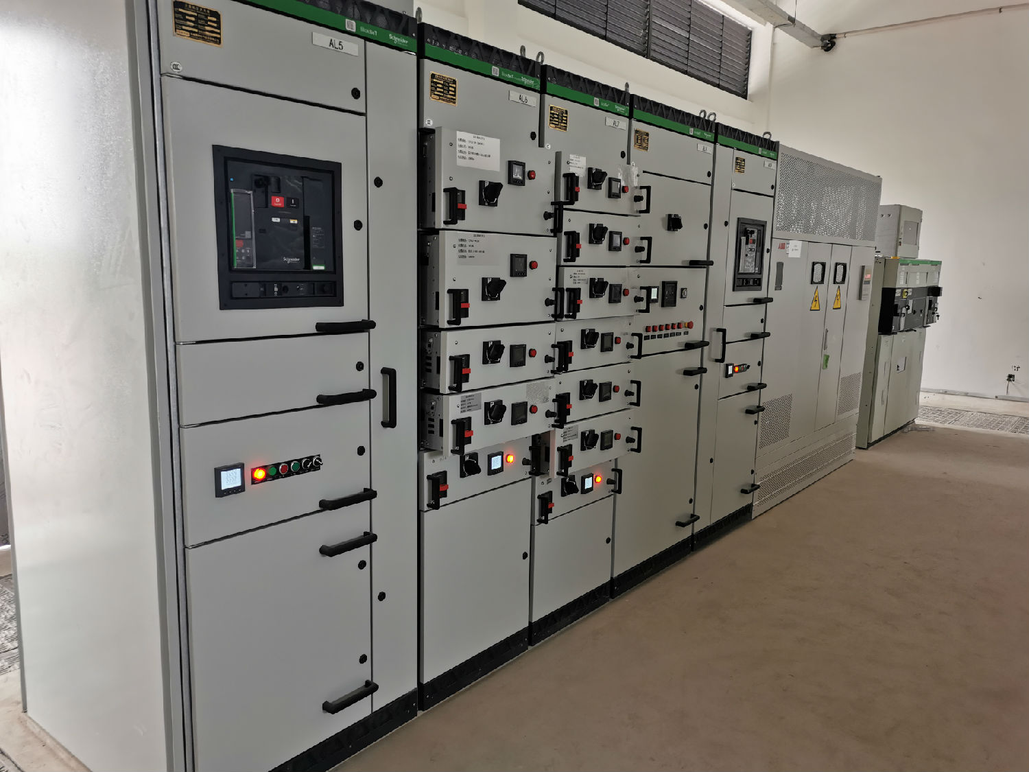 得潤電氣廬江機(jī)場項(xiàng)目配電設(shè)備 得潤電氣廬江機(jī)場項(xiàng)目配電設(shè)備