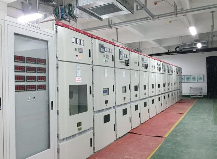 省政府辦公樓對供配電設備的要求極為嚴格，經(jīng)過層層篩選考察，選定安徽得潤電氣技術有限公司中標，為政府辦公樓的供配電提供了高低壓開關柜、無功補償?shù)妊b置。近期項目現(xiàn)場我公司設備已一次性帶電調(diào)試完成，其優(yōu)異的表現(xiàn)更是得到廣泛贊譽。