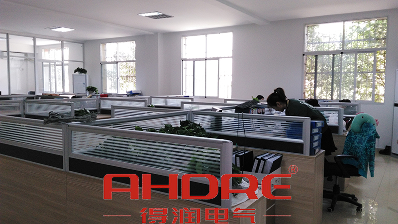 得潤電氣 高壓開關柜生產廠家 咨詢熱線:4000551777 QQ:3176885416. 得潤電氣 高壓開關柜生產廠家 咨詢熱線:4000551777 QQ:3176885416.