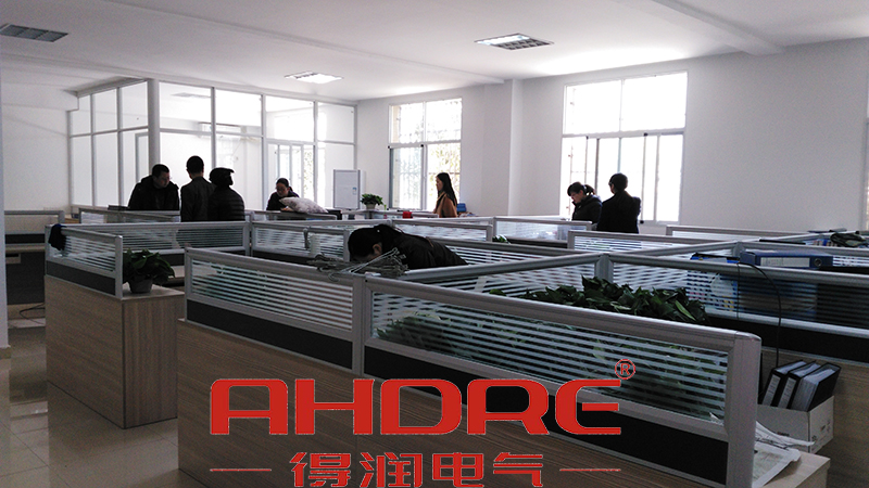 得潤電氣 高壓開關柜生產廠家 咨詢熱線:4000551777 QQ:3176885416. 得潤電氣 高壓開關柜生產廠家 咨詢熱線:4000551777 QQ:3176885416.
